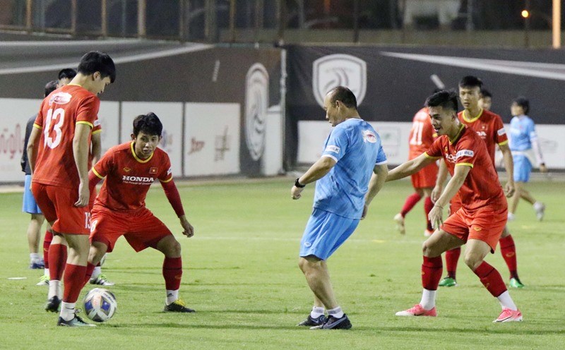 Một đội có thể không dùng hết quyền thay người được không?